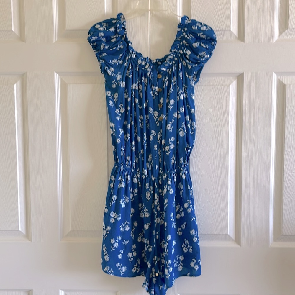 💋SALE💋Kate Spade Blue Macaw Romper, Floral off the Shoulder, Size XS fits M.